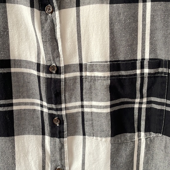 Old Navy boyfriend shirt -M - Picture 5 of 6